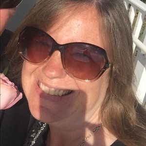 Meet your Posher, Carrie